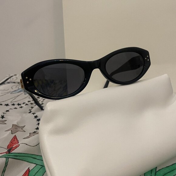 Gentle Monster Statement Black Sunnies Gold Hardware – Viral Style main image 4